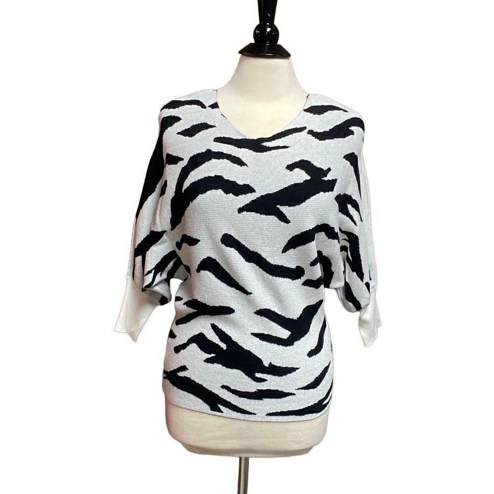 Glam White & Black Zebra Print Quarter Sleeve Sweater Size Small